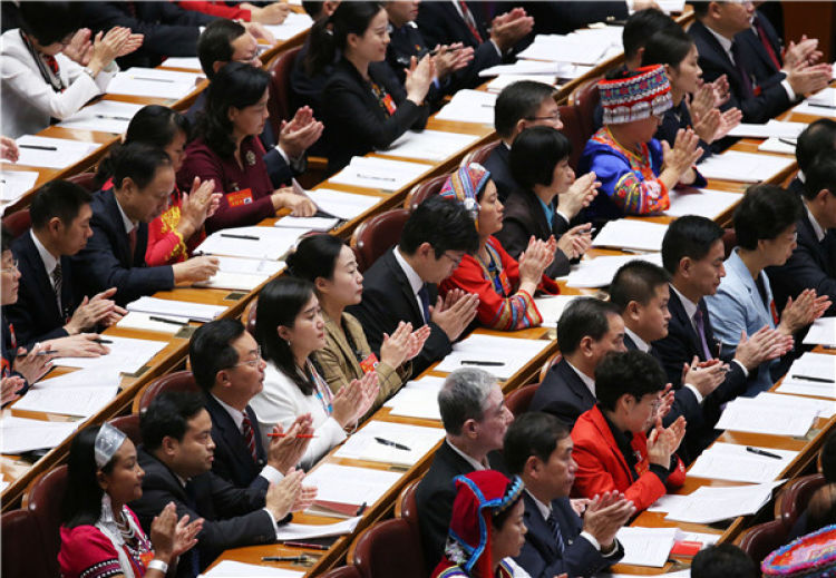 　　2017年10月18日，中國(guó)共產(chǎn)黨第十九次全國(guó)代表大會(huì)在北京人民大會(huì)堂隆重開幕。 新華社記者 姚大偉 攝