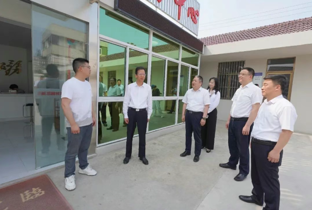 張建華調(diào)研深入貫徹中央八項規(guī)定精神學(xué)習(xí)教育開展情況